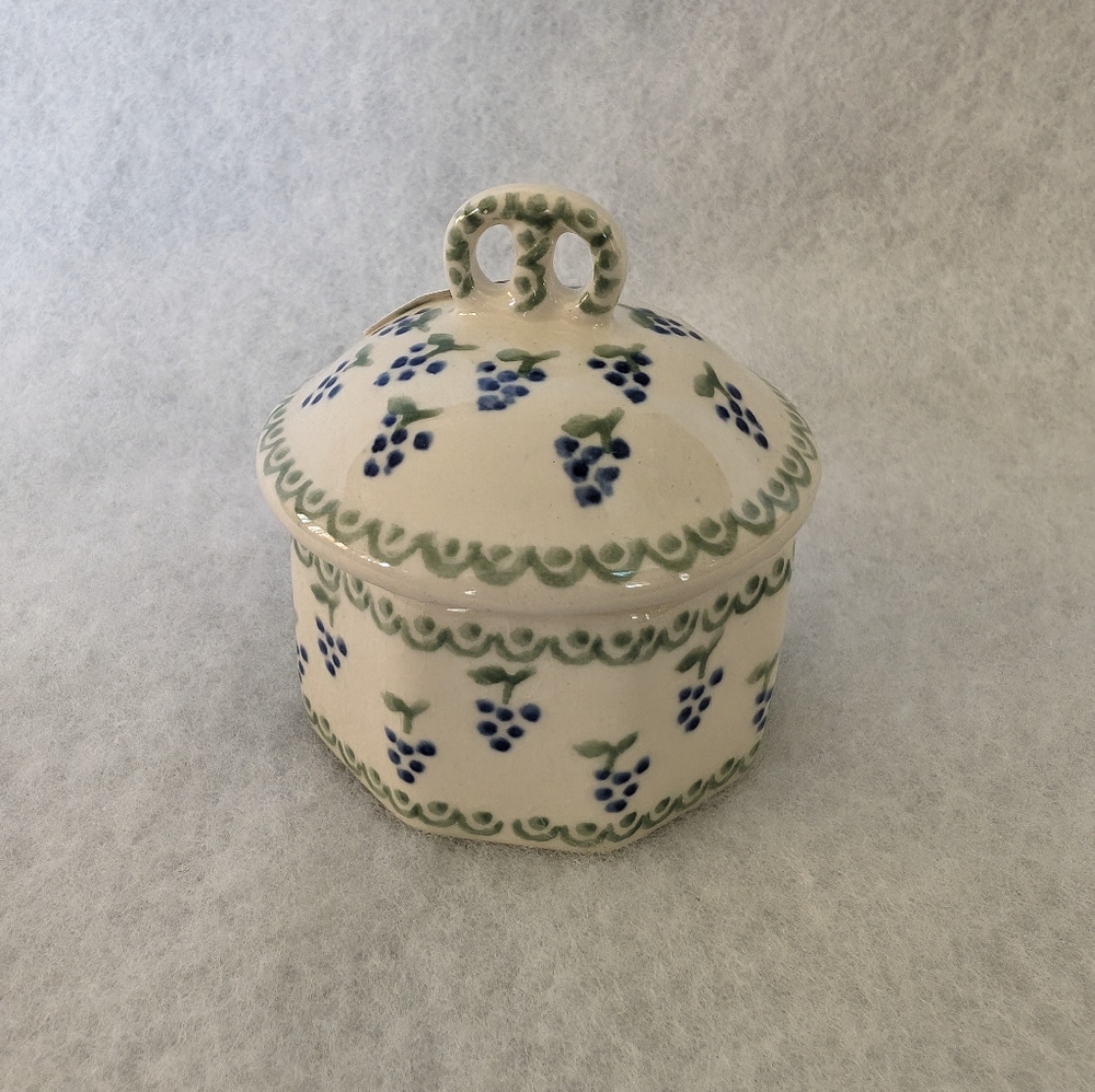 Polish Pottery Octagonal Trinket Dish with lid and grape design